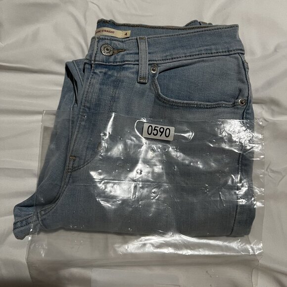 NWOT Levis Women's Classic Straight Jeans w27 L28 Size 4 - Picture 11 of 11